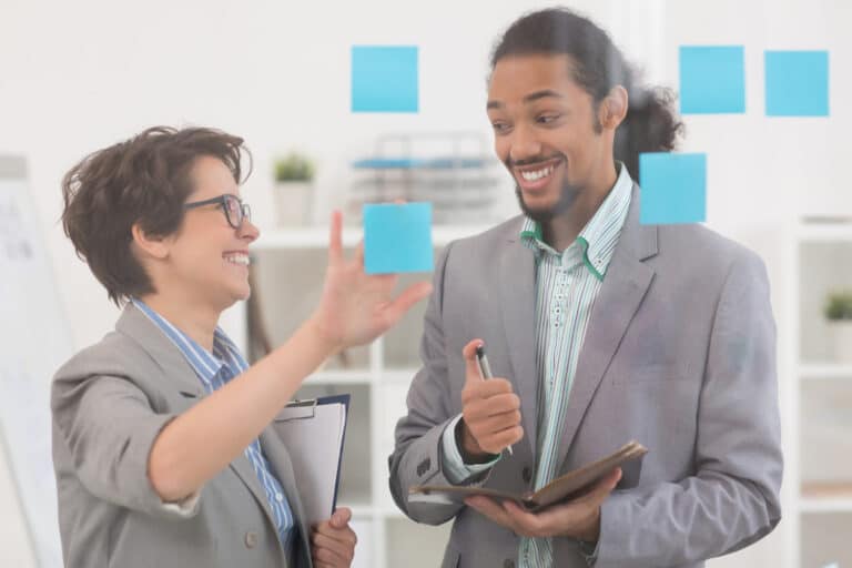 A experiência do colaborador, conhecida como employee experience, tornou-se uma das prioridades das empresas que buscam se destacar no mercado competitivo.