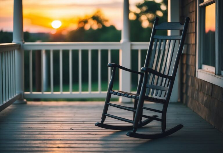 Uma cadeira de balanço vazia em uma varanda tranquila ao pôr do sol