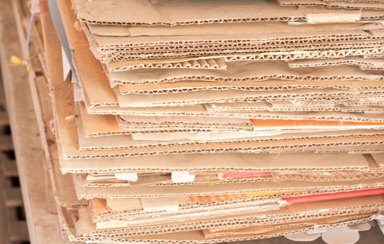 Vantagens do uso do papel bucha no setor logístico