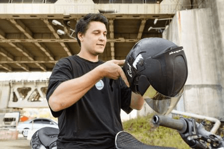 Como saber se o capacete perdeu a validade após uma queda?